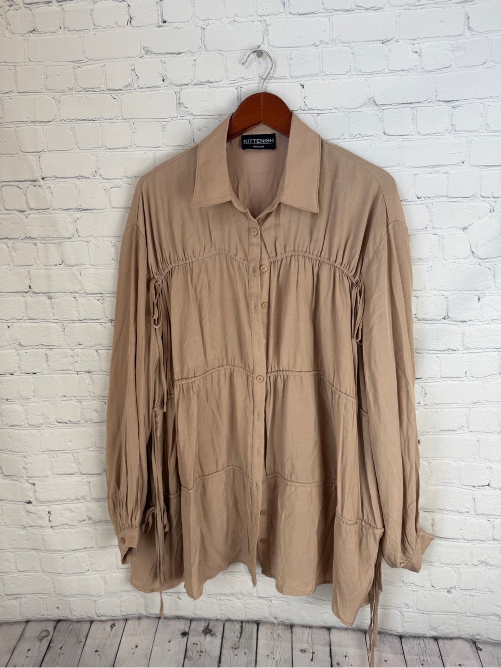 Kittenish Beige Button-Front Tiered Long Sleeve Dress Medium